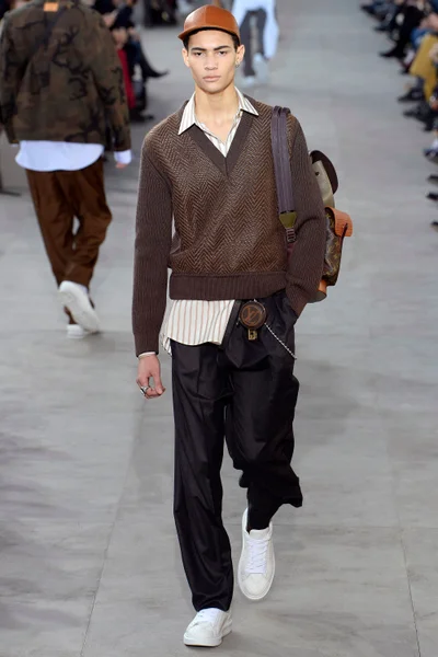 Look 29
